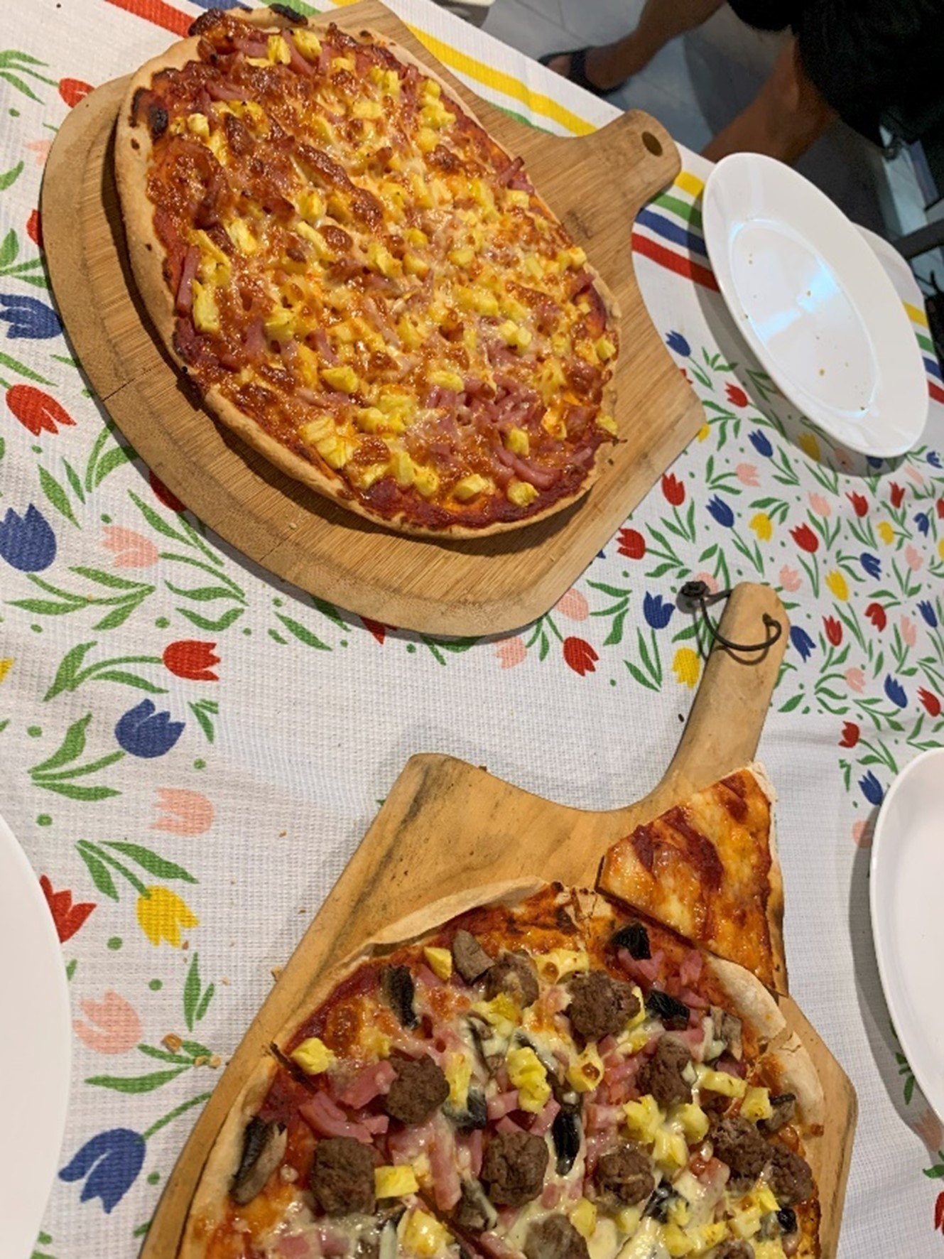 ホストファザーが窯で焼いてくれたピザ