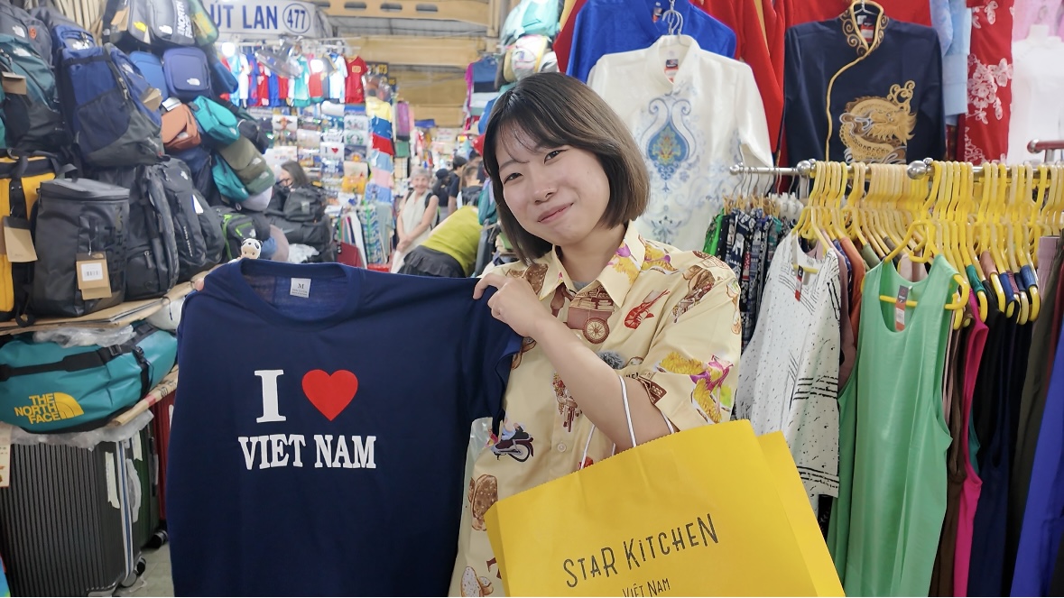ベンタイン市場での撮影の様子 (2)