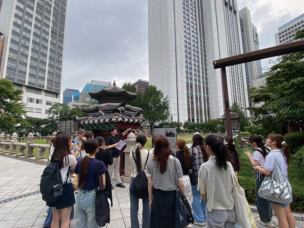 2027_現代_20251223_【大学案内】社会調査研修