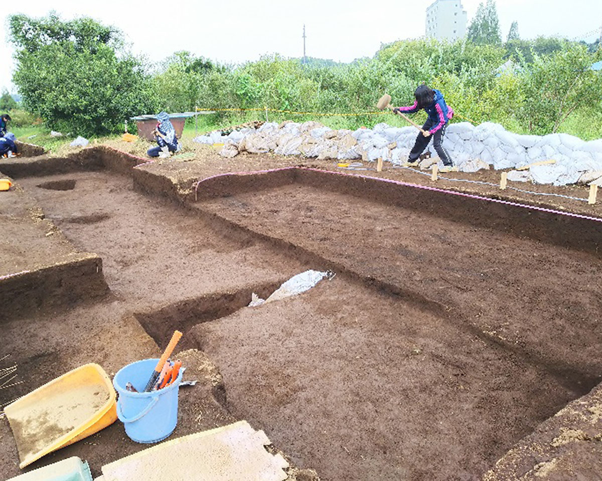 弥生時代の土器片を自分で取り出した!中屋敷遺跡発掘調査02