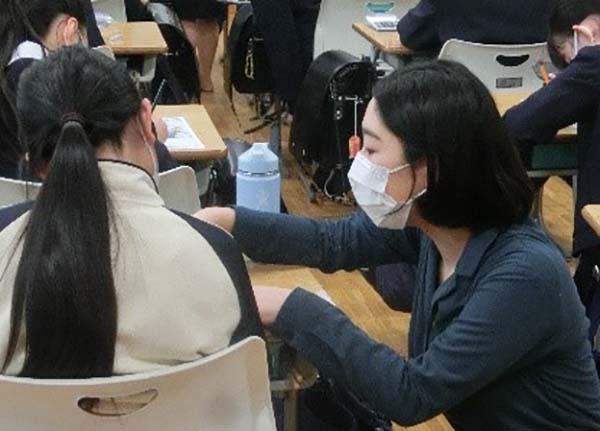 学生が公認会計士協会主催「ハロー!会計」で小学生に会計を教えました